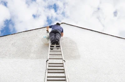 Peinture extérieure à Moustajon — façades et ravalement
