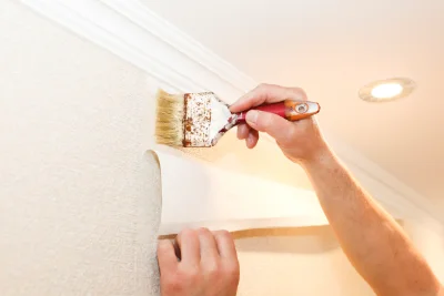 Pose de papier peint à Moustajon — revêtements muraux et toiles de verre